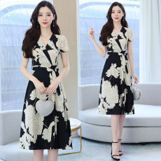 批发实拍中年妈妈<b class='q'>连衣裙</b>气质夏装新款40岁50中老年女夏季洋气<b class='q'>雪纺</b>裙子