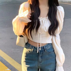 批发法式宫廷风抽绳方领长袖<b class='q'>衬衫</b>女秋季设计感小众<b class='q'>衬衣</b>修身短款上衣