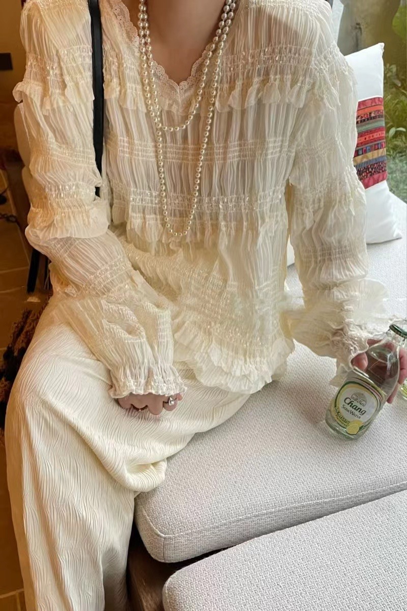 十三行春裝女2024新款法式小清新甜美風V領襯衣寬鬆褶皺chic襯衫