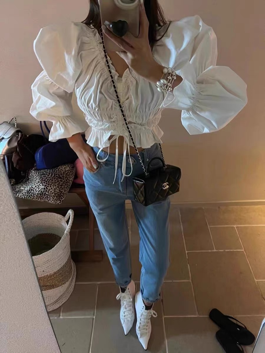 早春新款女裝小個子穿搭一整套網紅炸街減齡時尚泡泡袖收腰襯衣女