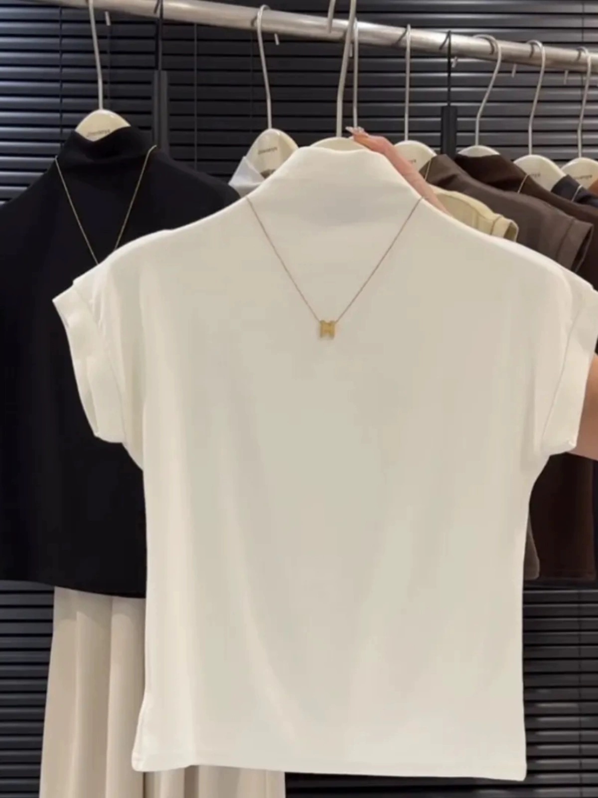 Soft and waxy small stand-up collar short-sleeved t-shirt for women summer new slim fit inner layering shirt right-angle shoulder top ins