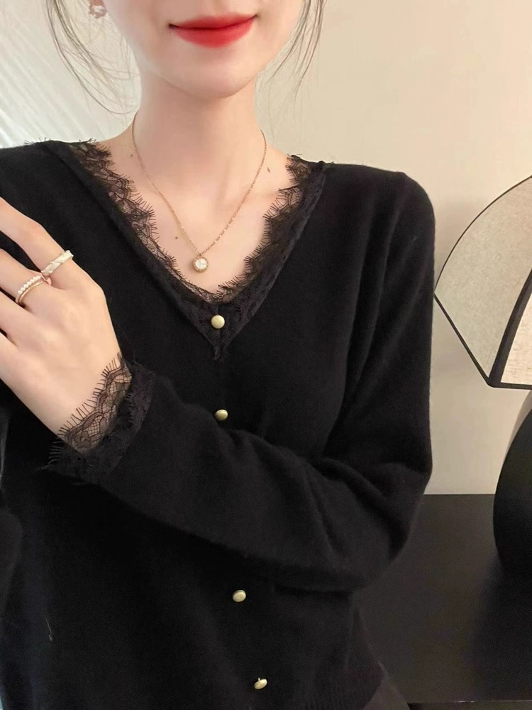 黑色蕾絲v領針織打底衫女秋冬溫柔軟糯毛衣內搭茶歇法式氣質上衣
