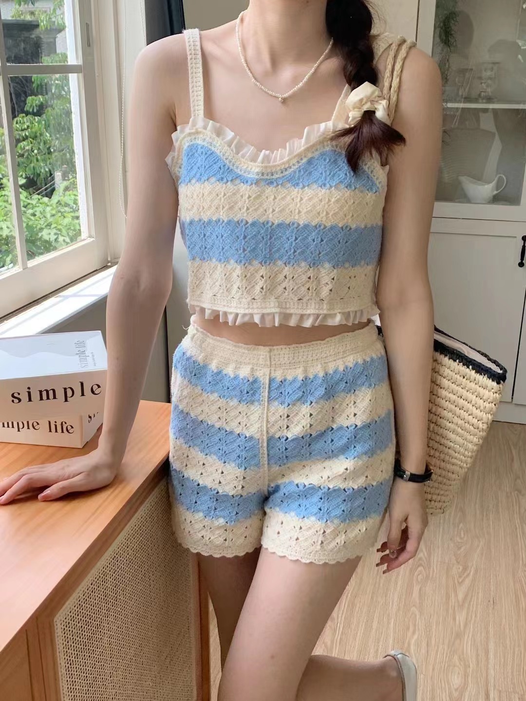 Heart-shaped collar hollow knitted camisole women's 2024 summer new sweet girly beach short top suit