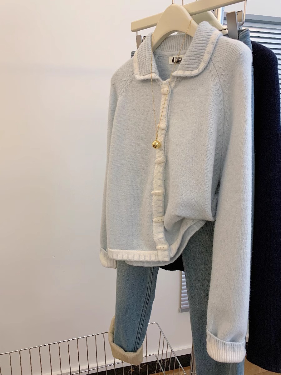 Korean version of sweet age-reducing horn button knitted cardigan for women in autumn and winter, casual and versatile, slimming polo lapel sweater