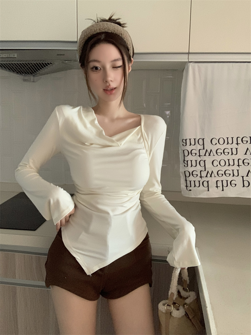 Actual shot of one-shoulder slim-fit irregular long-sleeved bottoming shirt for hot girl with off-shoulder inner layering and elegant top T-shirt