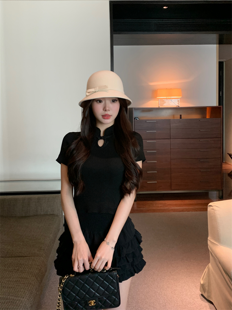 Real shot early spring new hot girl retro new Chinese style plate button stand collar short-sleeved slim T-shirt sweater for women