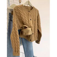 美拉德麻花刺绣羊毛针织开衫女秋冬季新款慵懒风短款毛衣外套