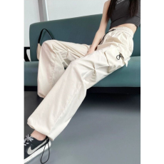批发阔腿裤子<b class='q'>女</b>春夏新款设计感小众宽松遮肉显瘦高街多口袋直筒工<b class='q'>装裤</b>