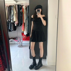 法式赫本风一字肩黑色连衣裙子女夏季2024新款设计感显瘦气质短裙