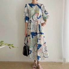 批发韩国chic夏季小众减龄圆领涂鸦印花设计压褶收腰泡泡袖<b class='q'>连衣裙</b>长裙