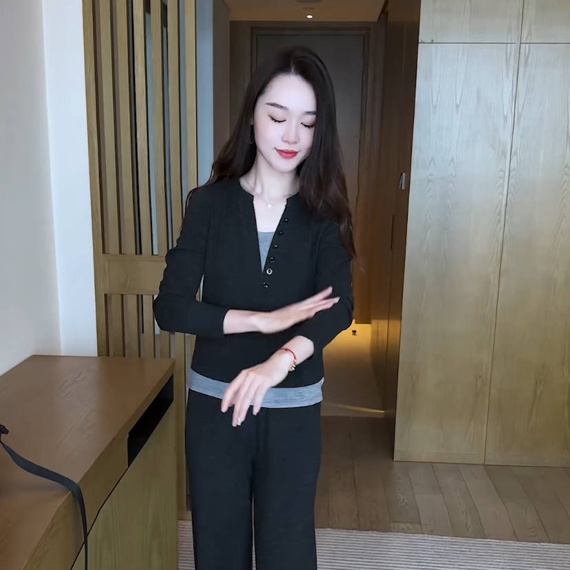 2026 봄 가을 새로운 여성복 품격 고급 작은 샤넬 스타일 세트 외국 가스 세련된 세트 품격 슬림해 보이는