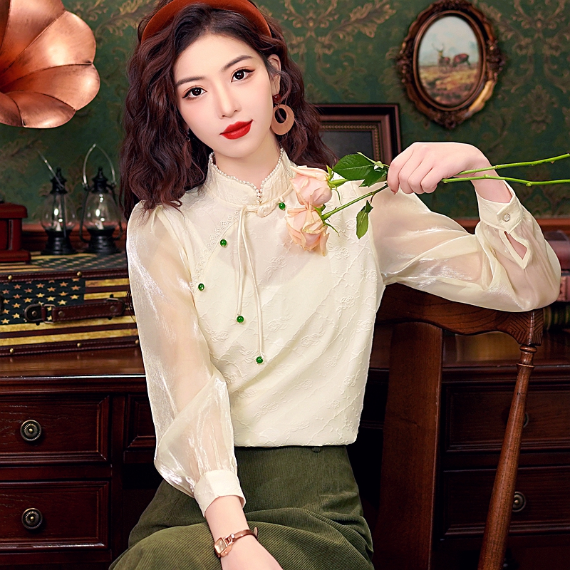 새로운 중식 국풍 레트로 여성 셔츠 2026 봄 가을 새로운 고급 센스 품격 단추 치파오 맨위