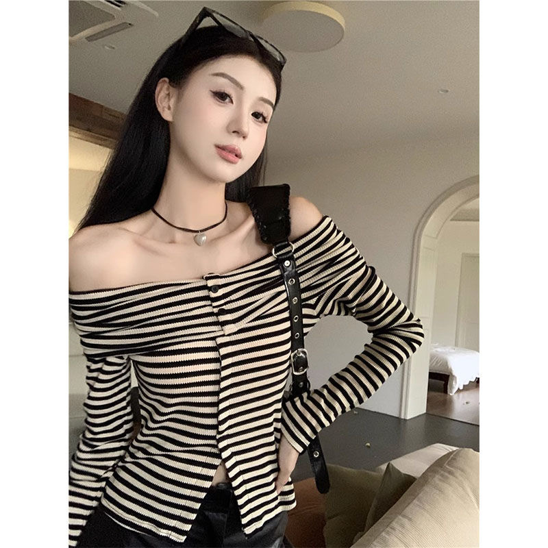 一字肩條紋長袖針織衫女秋季甜辣妹性感露肩修身短款開叉氣質上衣