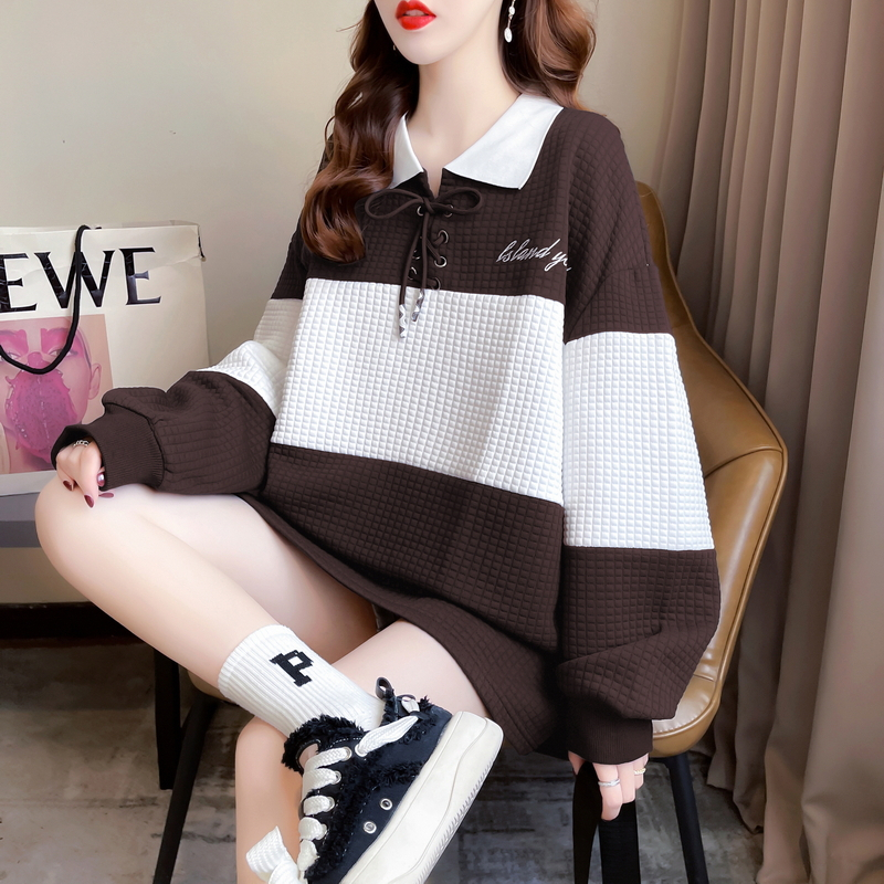 Actual shot of 2024 spring Korean style loose waffle POLO collar color matching printed large size thin sweatshirt for women