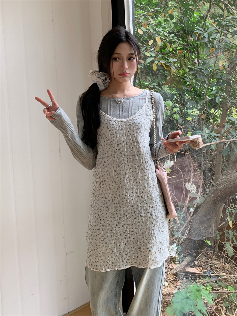 Real shot 50066 floral suspender dress + 50049 slim and versatile spring gray bottoming T-shirt