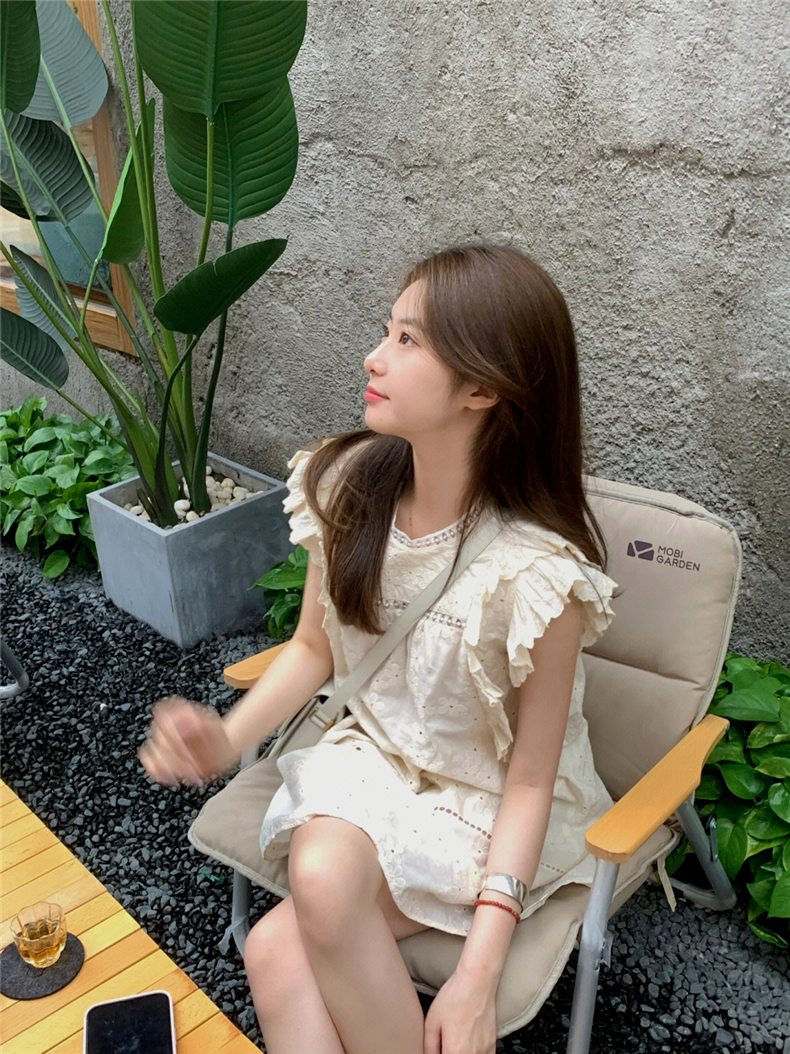 2024 new summer women's French tea break pure lust style high-end small flying sleeve dress petite summer