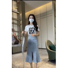 批发高腰开叉鱼尾半身裙高腰裙+<b class='q'>米奇</b>字母印花<b class='q'>T</b><b class='q'>恤</b>套装两件套