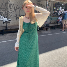 批发大码绿星星收腰显瘦吊带连衣裙胖MM气质旅游度假风小众系带长裙子