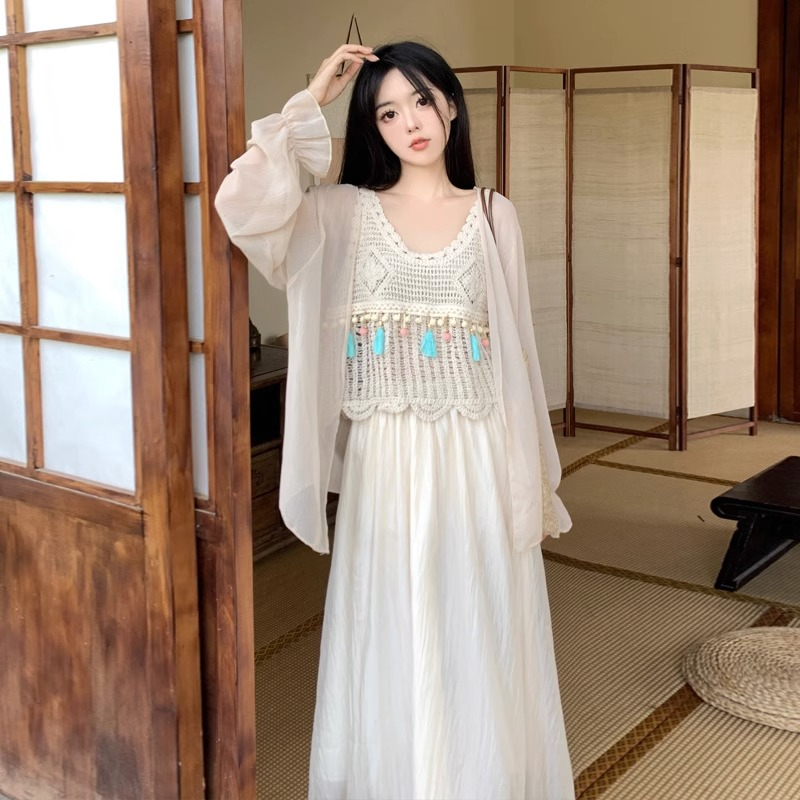 Xishuangbanna ethnic style knitted hollow dress women's summer 2024 new style for small people to wear a complete set