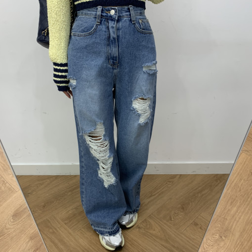 Women's new style of saggy ripped jeans with versatile design and high-waisted trousers
