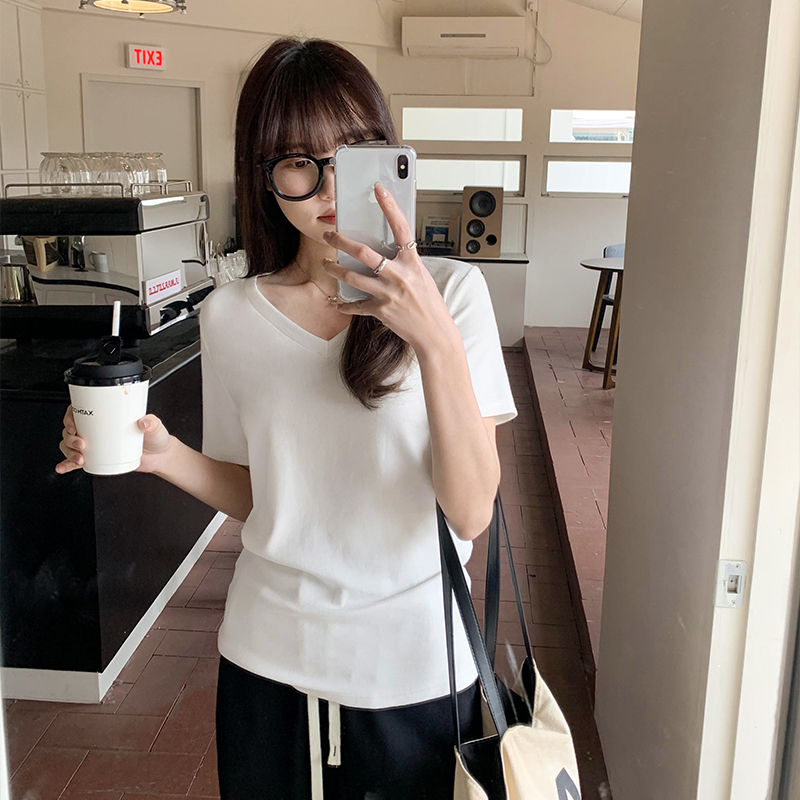 Actual pictures basic V-neck casual versatile short-sleeved T-shirt for women summer 2024 new niche right shoulder top