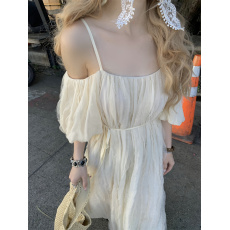 批发三亚海边度假压褶吊带露肩<b class='q'>连衣裙</b>大码女装宽松显瘦慵懒风沙滩裙女