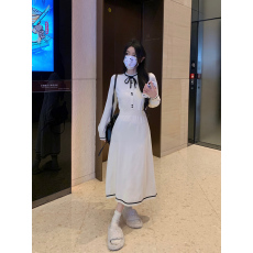 批发实拍实价 秋冬新款赫本风气质娃娃领法式温柔小众连衣裙