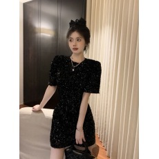 批发<b class='q'>春秋</b>名媛轻奢气质高级黑丝绒<b class='q'>连衣裙</b>韩版重工亮片闪闪短袖黑色裙子