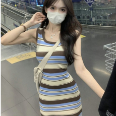 批发撞色条纹针织背心<b class='q'>连衣裙</b>女夏<b class='q'>收腰</b>显瘦无袖t恤裙辣妹直筒包臀长裙