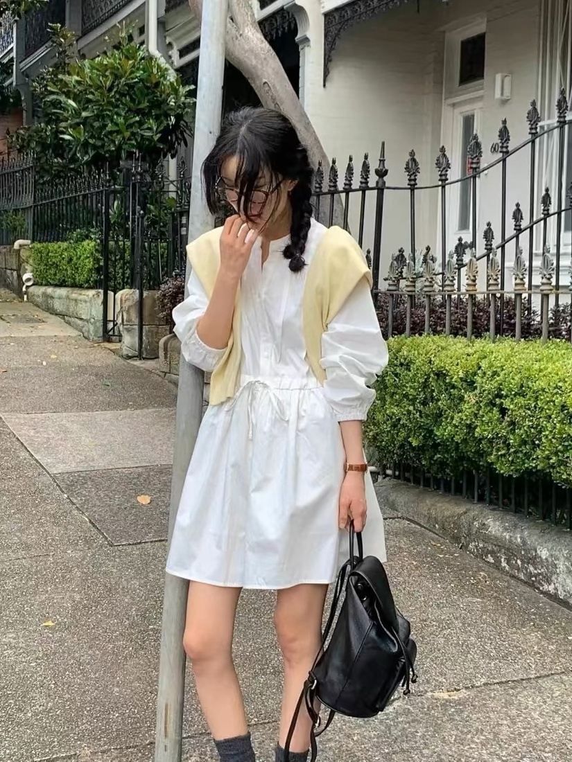 Fashionable drawstring waisted shirt-style Korean style dress that has been popular on Instagram