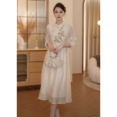 批发雾花落 2026新中式彩绣玫瑰气质<b class='q'>连衣裙</b>遮肉显瘦中长款飘逸仙气裙