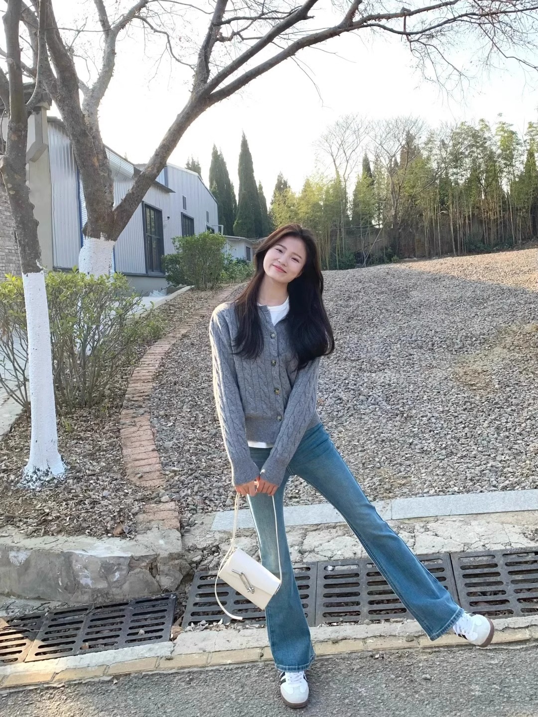 정가 파란색 하이웨이스트 좁은 에디션 부츠컷 청바지 여성 긴 바지 워싱 몸매 가꾸기 슬림해 보이는 신축성 호스 슈 바지