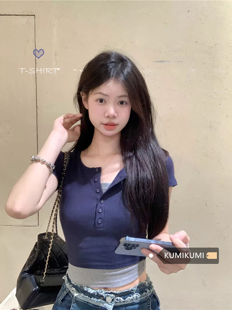設計感紐扣假兩件短袖T恤女夏季復古小眾辣妹修身別致短款上衣潮