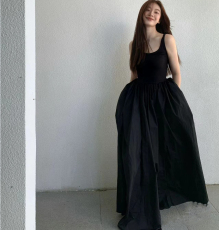 黑色吊带连衣裙女2024夏季新款法式复古赫本风高级感气质名媛长裙