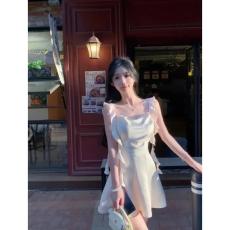 批发JMSHOP 月神缪斯 缎面连衣裙女夏露思裙短款设计感<b class='q'>吊带</b>裙飘带裙子