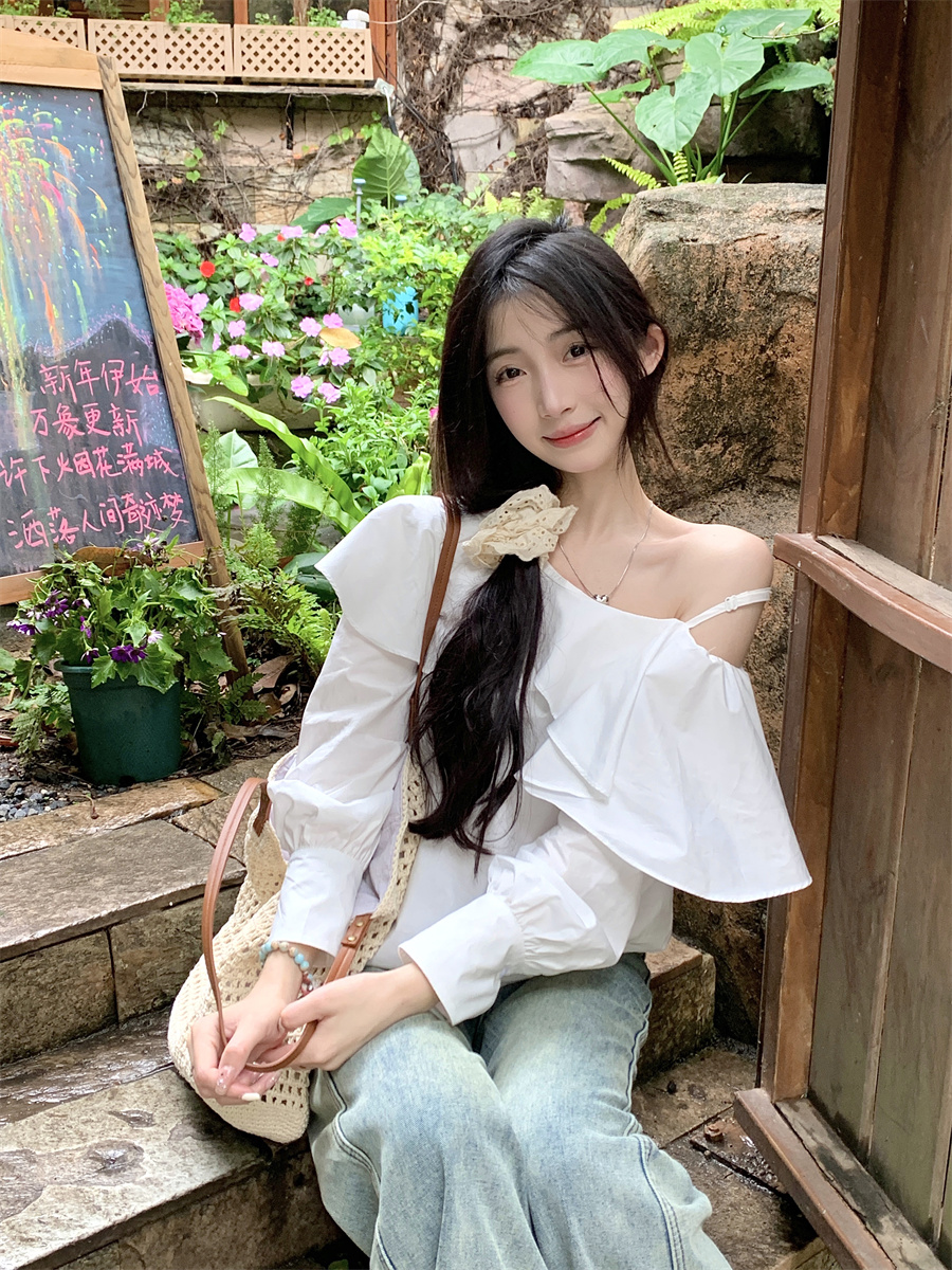 실사 정가 새로운 디자인 센스 작은 대중 화이트 프릴 오프숄더 긴팔 셔츠 맨위