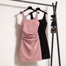 批发实拍大码女装2026春<b class='q'>夏</b>款方领褶皱收腰吊带连衣裙修身短款包臀裙子