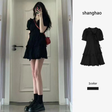 批发赫本风小黑裙子女夏季小个子穿搭高级感法式泡泡袖显瘦<b class='q'>连衣裙</b>短款