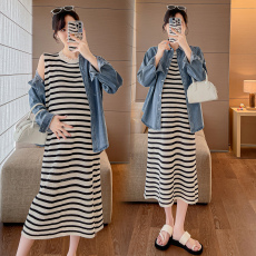 批发已出货-实拍2026春夏季新品<b class='q'>牛仔</b>短袖外套+针织<b class='q'>背心</b>裙孕妇套装8028