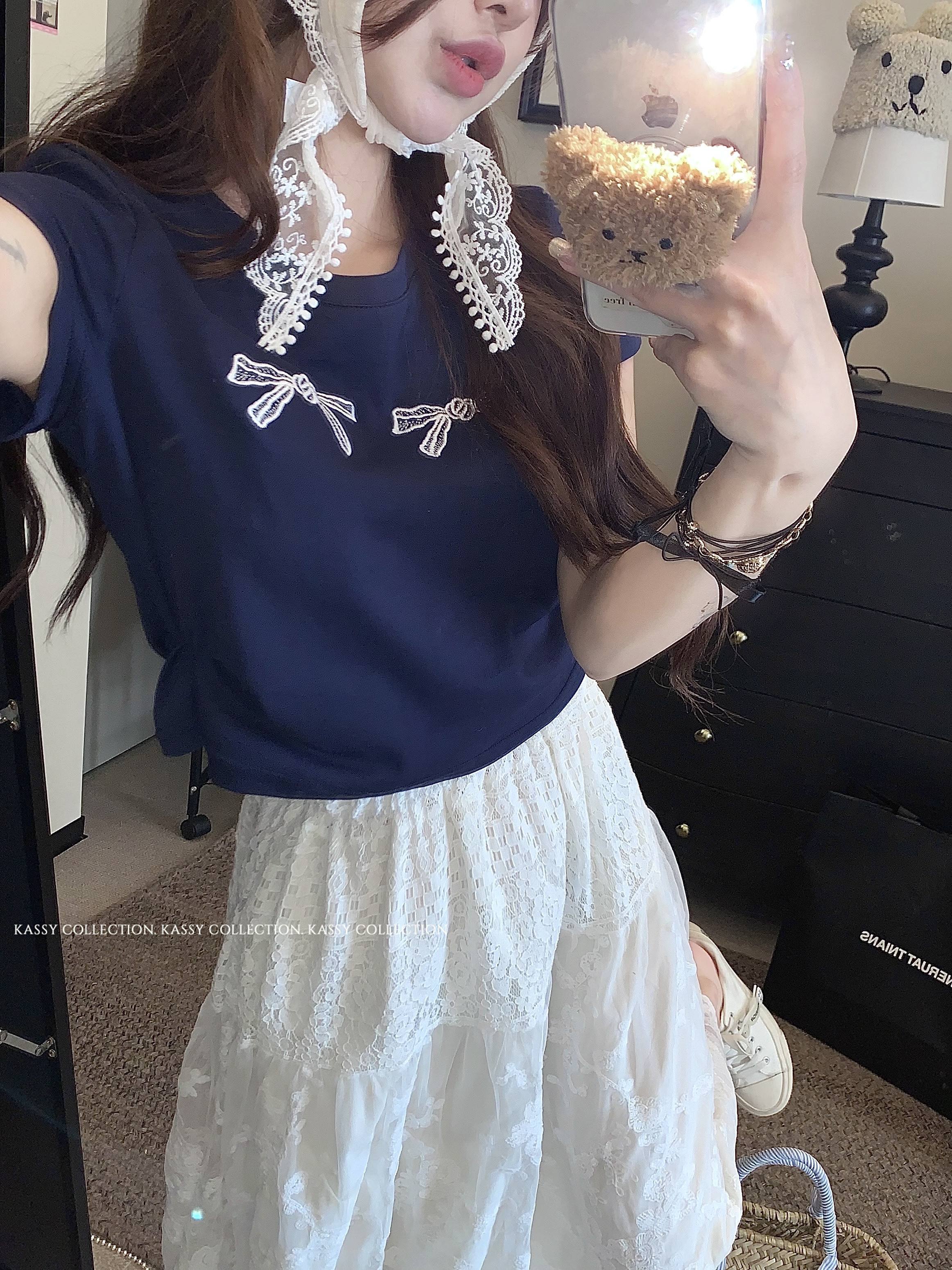 Real shot~Butterfly embroidered T-slim slimming short-sleeved T-shirt short-sleeved top + mid-length lace skirt