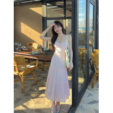 批发实拍实价~设计感气质百搭收腰V领仙气<b class='q'>吊带</b><b class='q'>连衣裙</b>