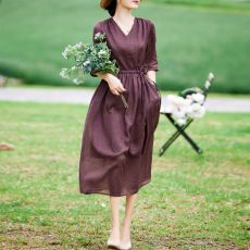 批发2026夏季宽松显瘦系带收腰纯色气质长裙复古文艺V领棉麻<b class='q'>连衣裙</b>女