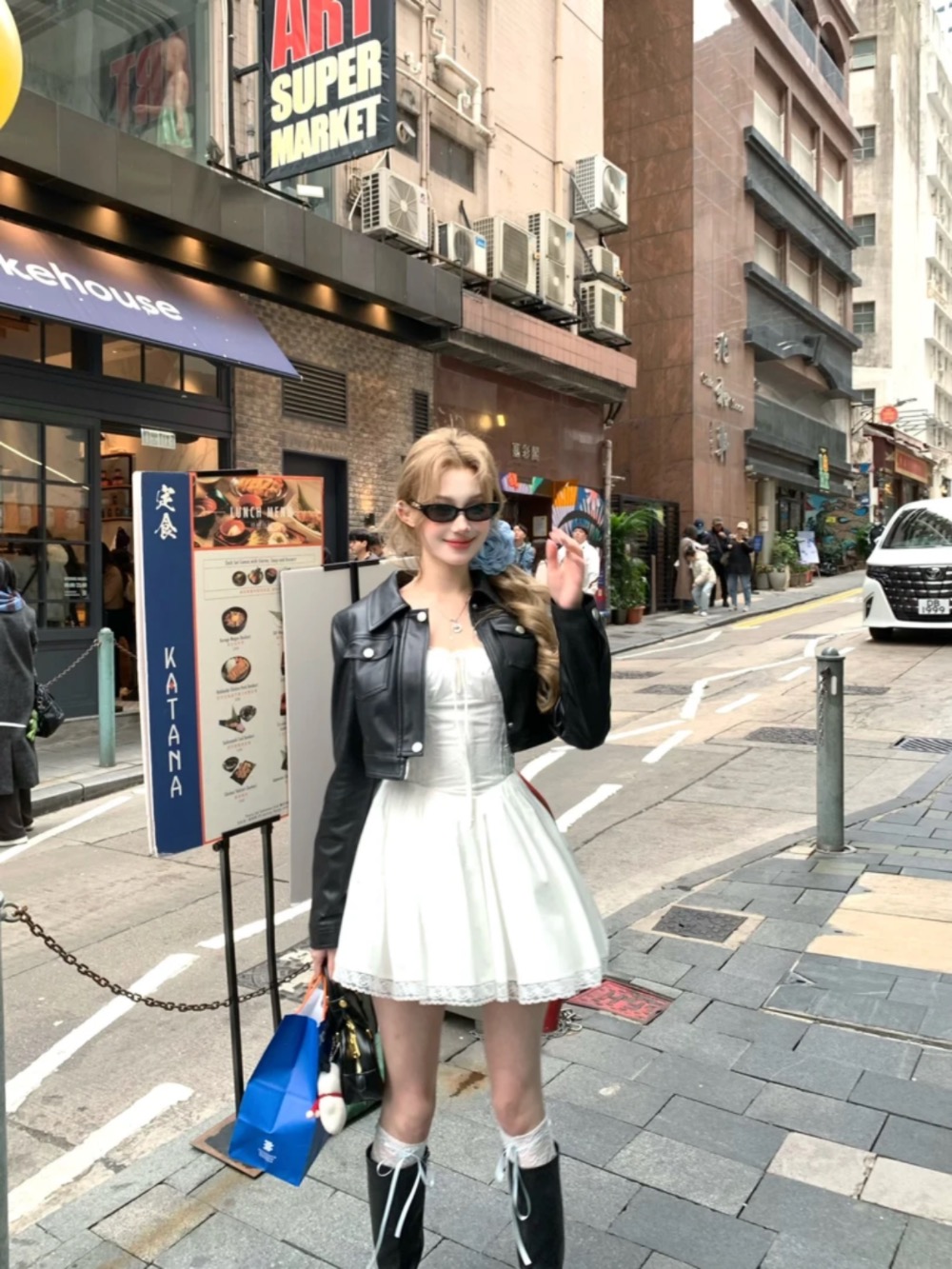 熱戀夏潮 碎花甜美收腰連衣裙畫解WAHJU 2/24早上10:00AM上新