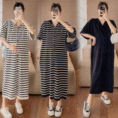 批发实拍<b class='q'>孕妇</b><b class='q'>夏装</b>新款<b class='q'>时尚</b>款宽松气质显瘦大码<b class='q'>孕妇</b><b class='q'>条纹</b>冰丝连衣裙