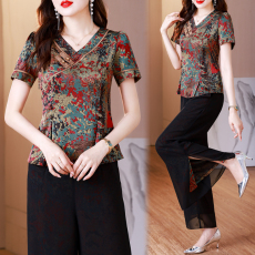 批发2025夏季国风新款中年妈妈装改良<b class='q'>旗袍</b>复古盘扣<b class='q'>时尚</b>印花修身套装