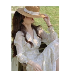 批发长袖<b class='q'>连衣裙</b>女2026夏季温柔气质修身显瘦碎花长款V领鱼尾裙