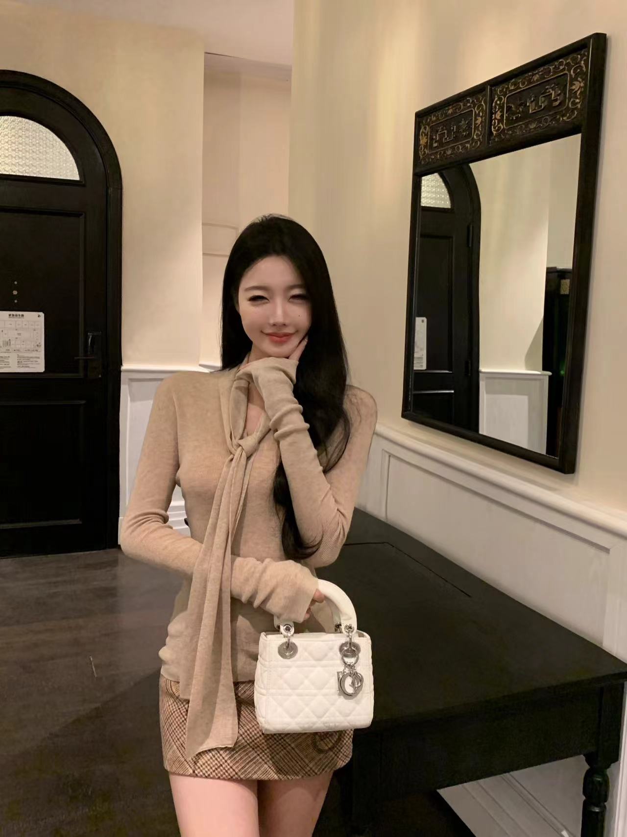 純色修身v領長袖針織衫女冬季純欲緊身毛衣內搭套頭氣質打底上衣