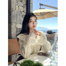 批发超仙甜美蕾丝<b class='q'>娃娃领</b><b class='q'>衬衫</b>女设计感小众春秋百搭泡泡长袖很仙的上衣