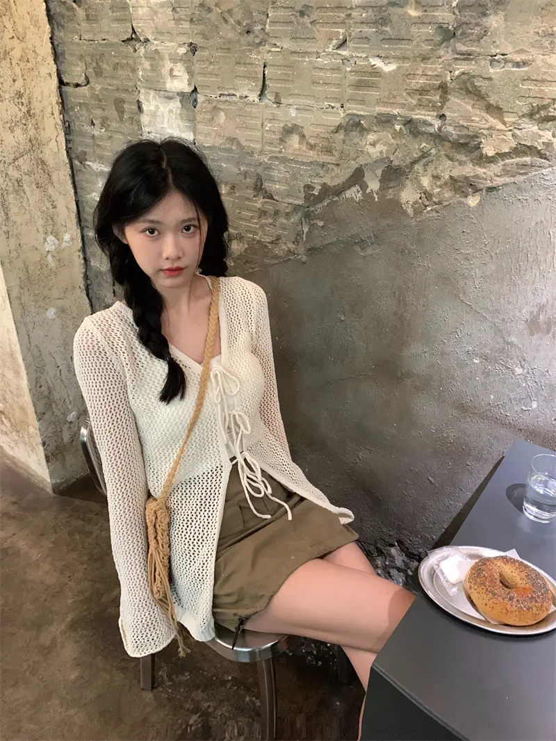 V넥 끈 디테일 가디건 상세 이미지 2