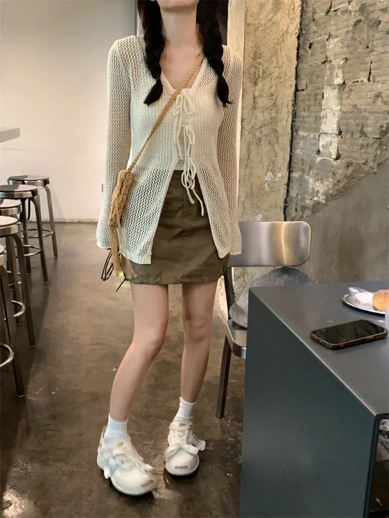 V넥 끈 디테일 가디건 상세 이미지 10